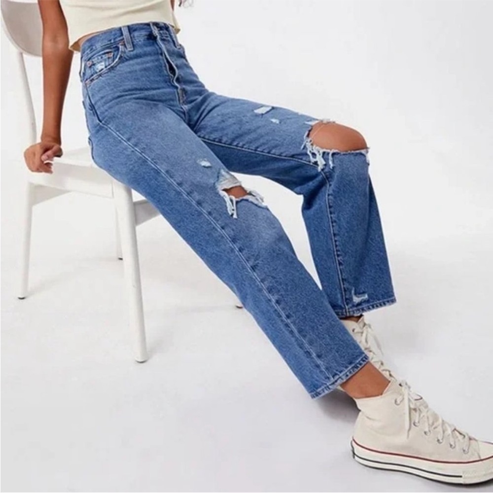 LEVI’S ribcage straight ankle distressed medium wash sz 25
